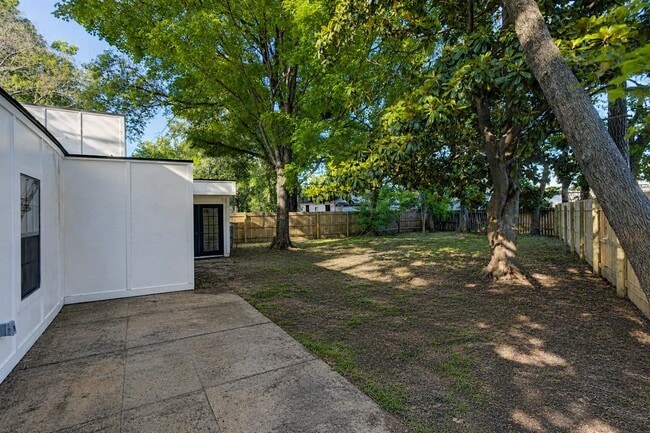 Building Photo - 3116 Domar St