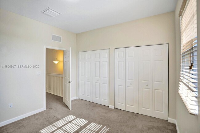 Building Photo - 9500 SW 167th Ave