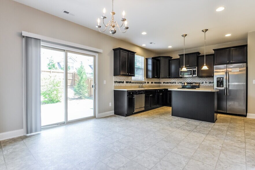 Building Photo - 128 Outwater Ridge Dr