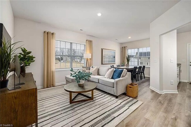 Building Photo - 5641 Carrington Ct