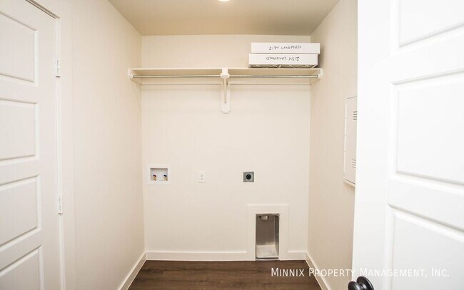 Building Photo - 2134 Langford Ave