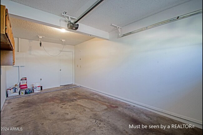 Building Photo - 30 E Brown Rd