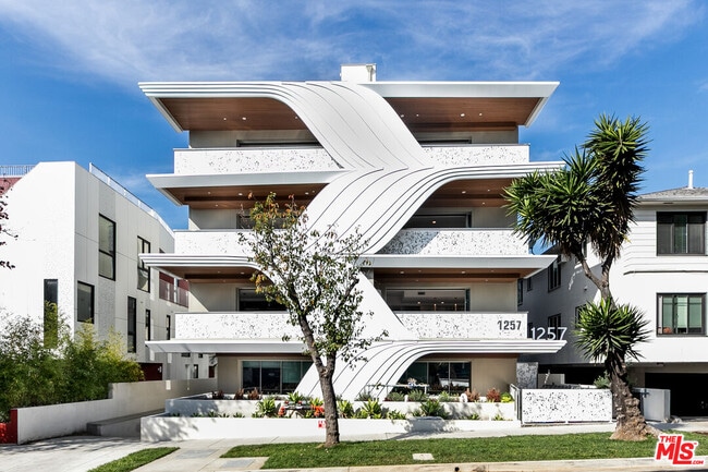 Building Photo - 1257 N Sweetzer Ave