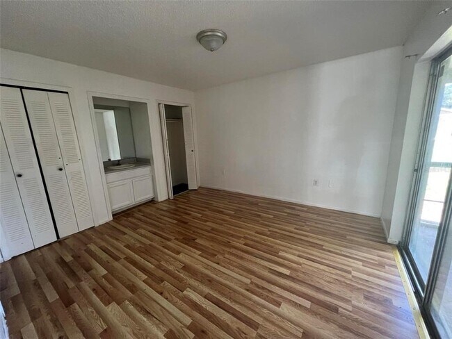Building Photo - 1109 Woodman Way