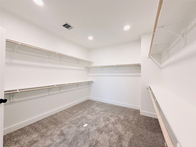 Building Photo - 16575 Oasis Glade Dr