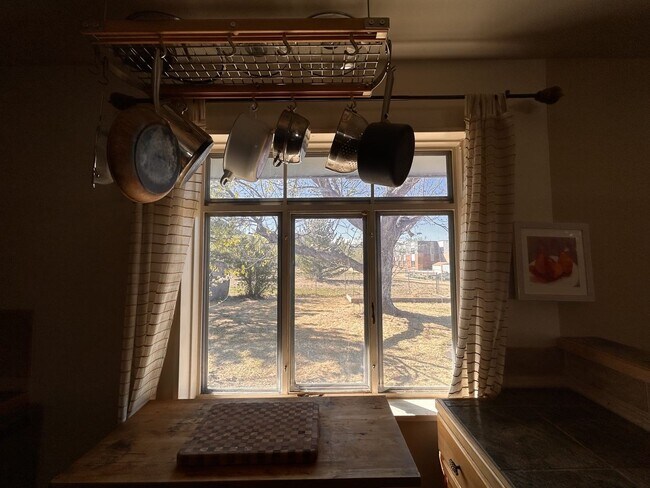 Building Photo - Enjoy Amazing Flatiron Views, Abundant Space, and A Large Backyard in this 5 Bedroom Home