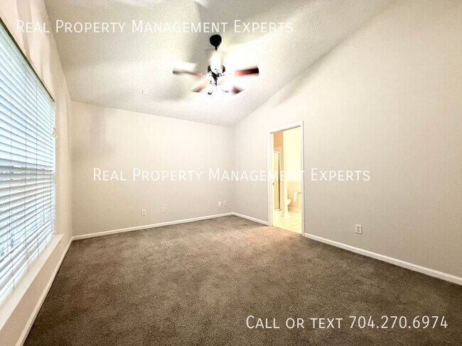 Building Photo - 112 Bosburg Dr