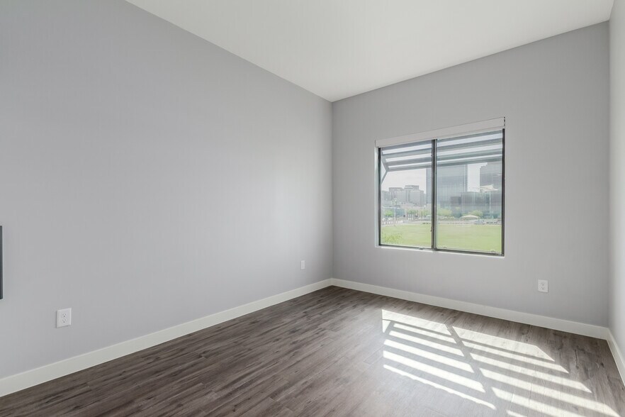 Building Photo - 475 N 9th St