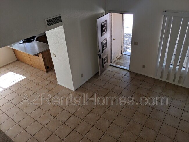 Building Photo - 819 N College Ave