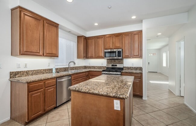Building Photo - Spacious 3-bedroom with a Loft in Mission ...
