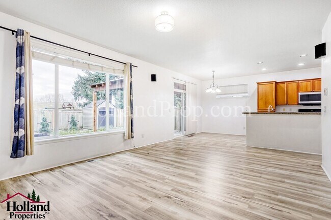 Building Photo - Impressive 4 bedroom home in Hillsboro