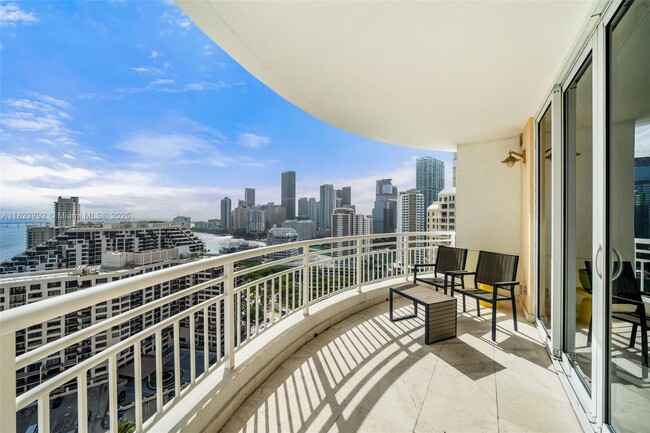 Building Photo - 848 Brickell Key Dr