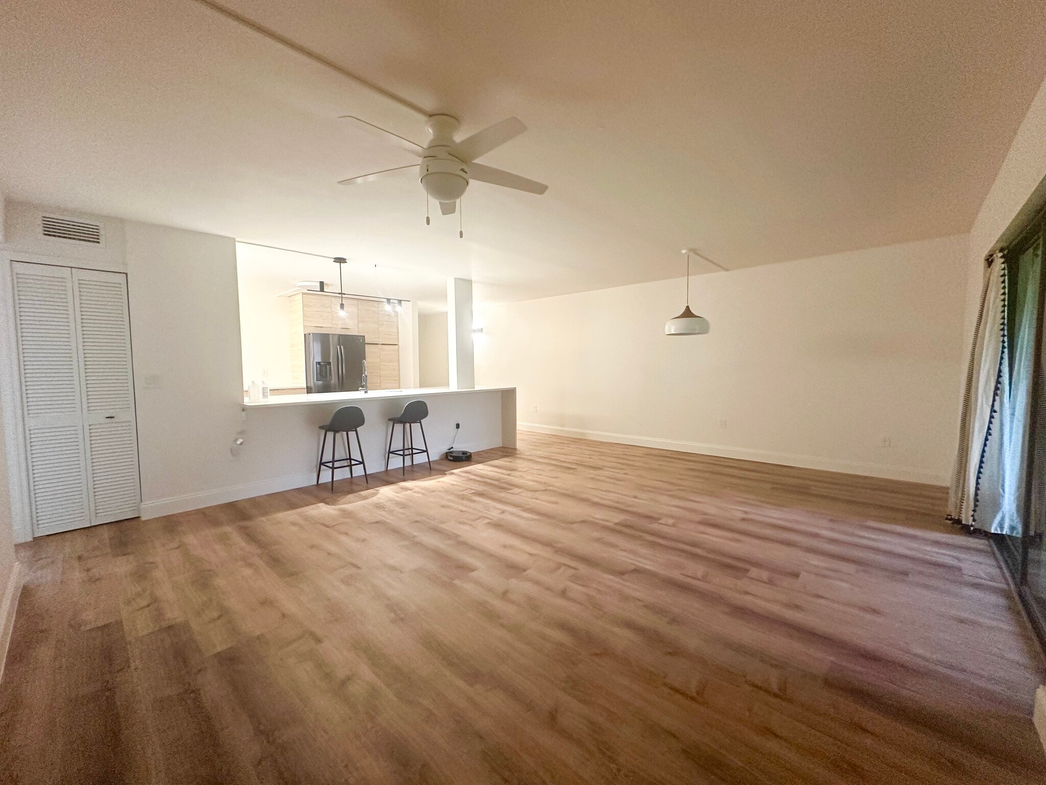 Living room - 630 Cranes Way