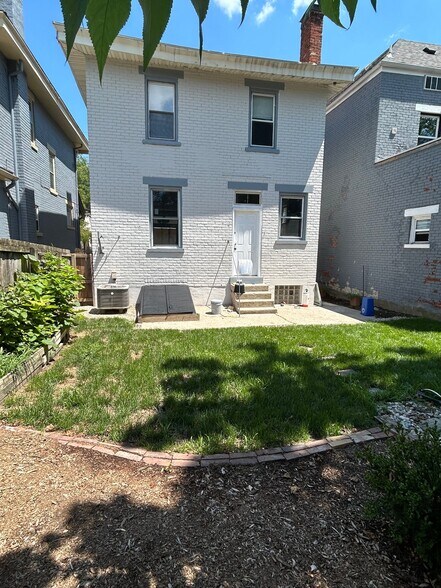Building Photo - 1507 Banklick St