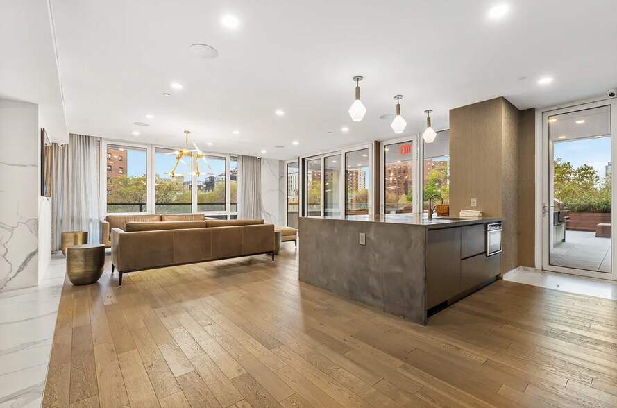 Building Photo - PARK AVENUE