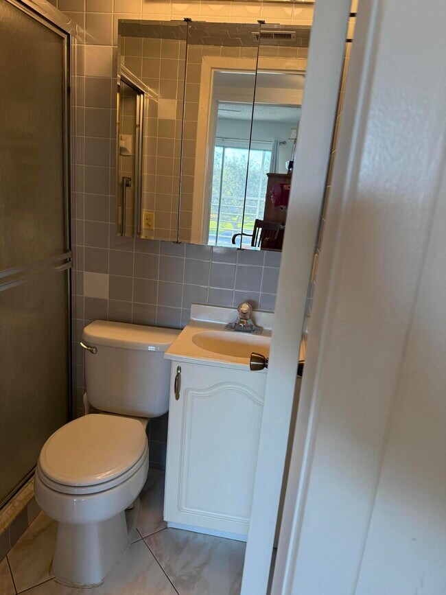 Building Photo - 332 Mansfield G