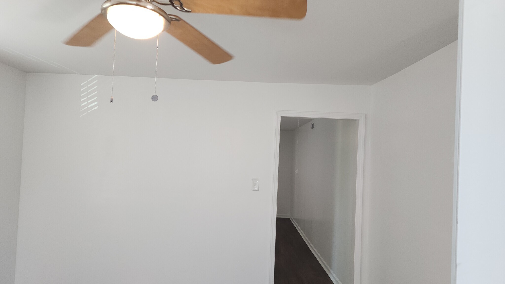 Building Photo - 735 Lees Ln