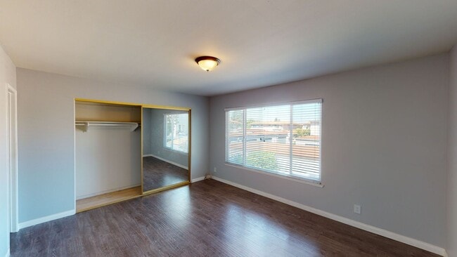 Building Photo - 2 Large Bedroom Home Centrally Located in Garden Grove