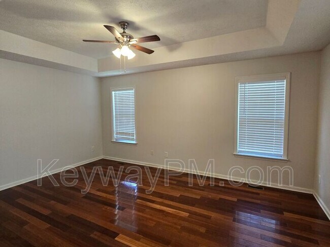 Building Photo - 5006 Fieldcrest Dr