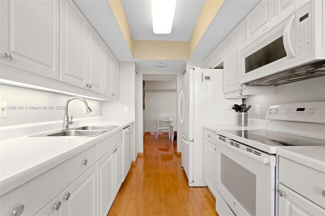 Building Photo - 21205 Yacht Club Dr
