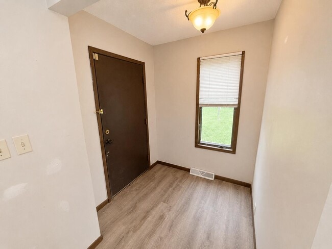 Building Photo - 4284 State Rd J