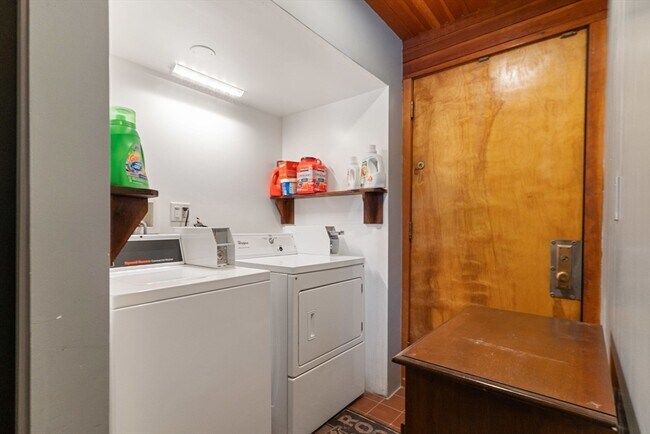 Building Photo - 99 W 4th St