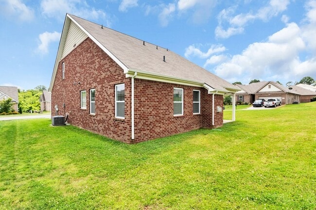 Building Photo - 8028 Forest Hills Dr