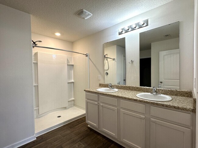 Building Photo - 1046 Limpkin St
