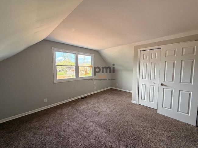 Building Photo - 365 Raven Ct