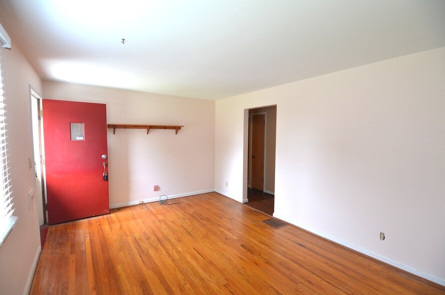 Building Photo - 4625 Orchard Ln