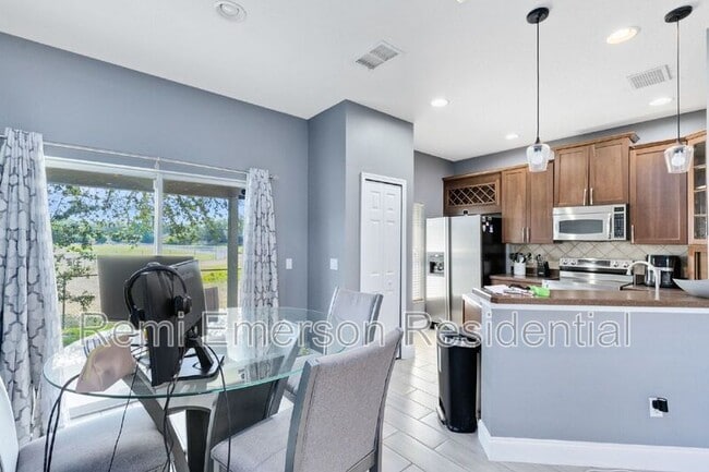 Building Photo - 3891 Clubside Pointe Drive