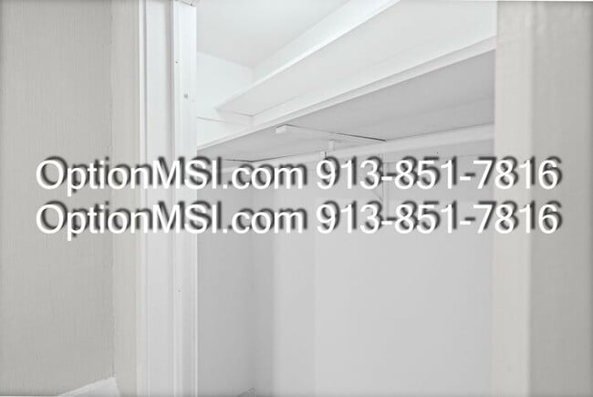 Building Photo - West Plaza!!!