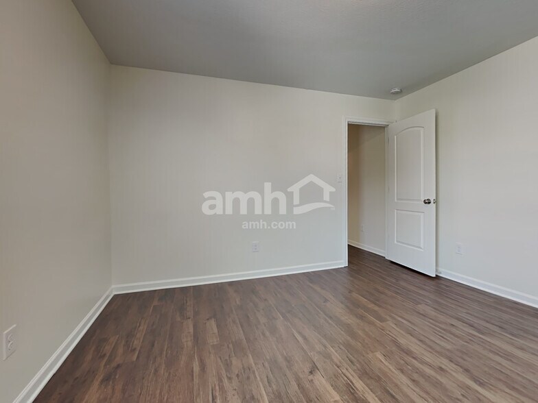 Building Photo - 15469 Destination Dr