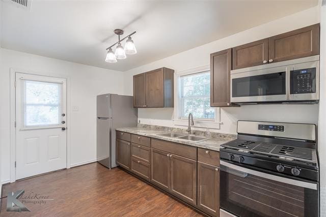 Building Photo - 926 Sunset Dr