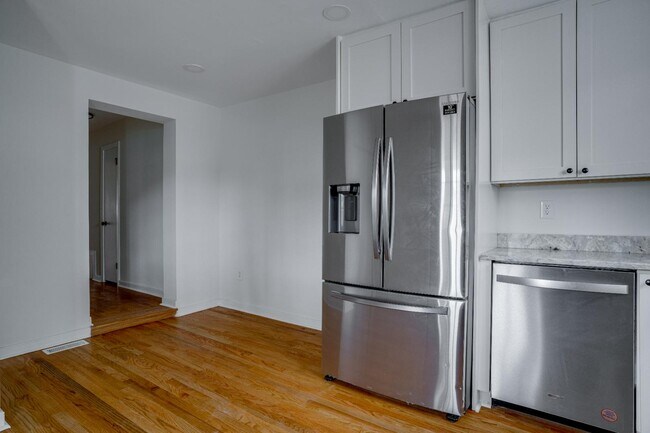 Building Photo - 2403 Flint St