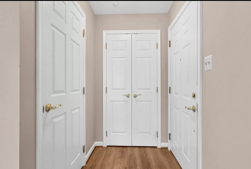 Building Photo - 2010 Starlight Ln