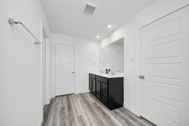 Building Photo - 12326 Basilwood Dr