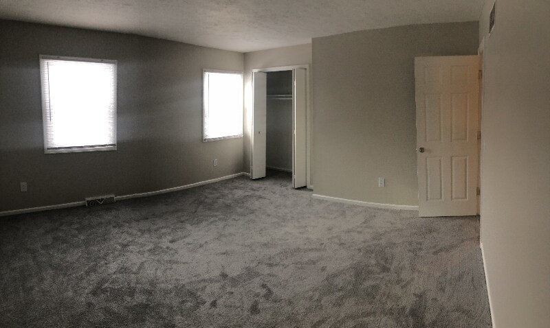 Building Photo - 2206 Harsh Ave SE