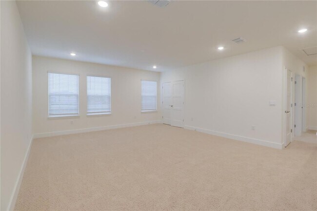 Building Photo - 5212 SW 40th Cir