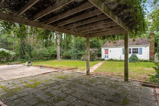 Building Photo - 3351 Scottview Dr