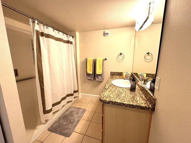 Building Photo - 450 N Arlington Ave