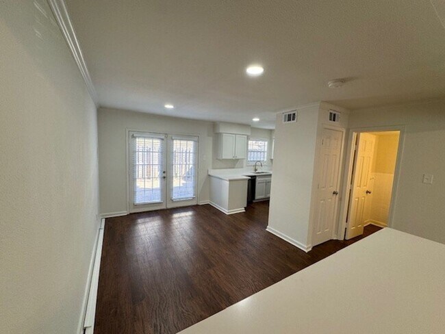 Building Photo - 2BR/1.5BA For Rent