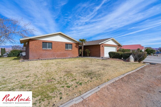 Building Photo - Upgraded 3 Bedroom Home in Bloomington Hills