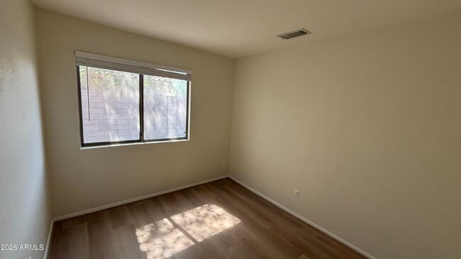 Building Photo - 15932 W Lundberg St