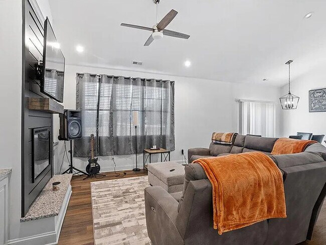 Building Photo - Earn Wealth While Leasing – Like a Homeowner – Lease to Own
