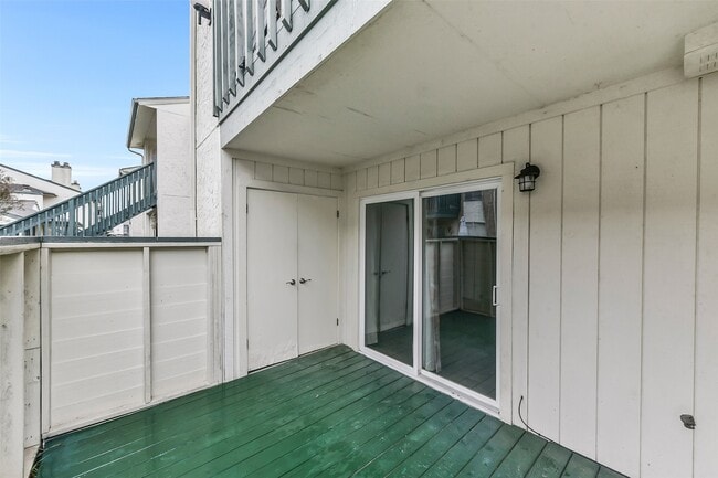 Building Photo - 250 El Dorado Blvd