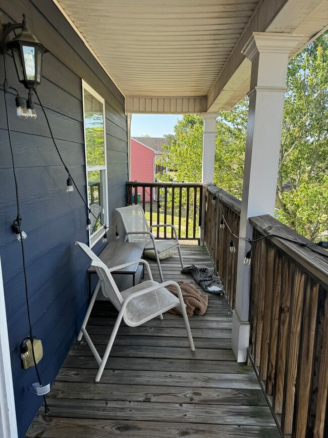 Building Photo - Awesome Standalone Townhouse at Bridgewater!