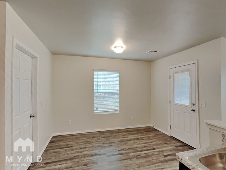 Building Photo - 4201 Umbria Rd