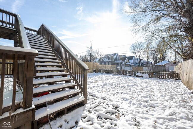 Building Photo - 3157 E Washington St