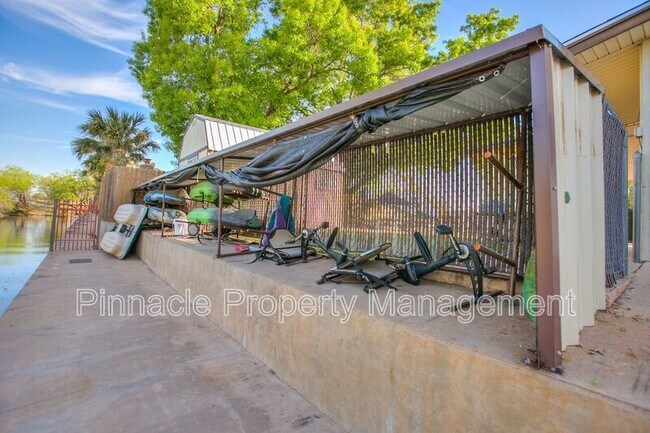 Building Photo - 1510 Loop Dr